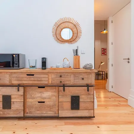 Gorgeous And Flat W. View To Charmy Square * Porto