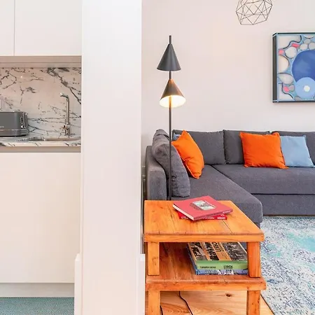 Gorgeous And Flat W. View To Charmy Square * Oporto