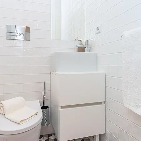 Appartement Gorgeous And Flat W. View To Charmy Square *