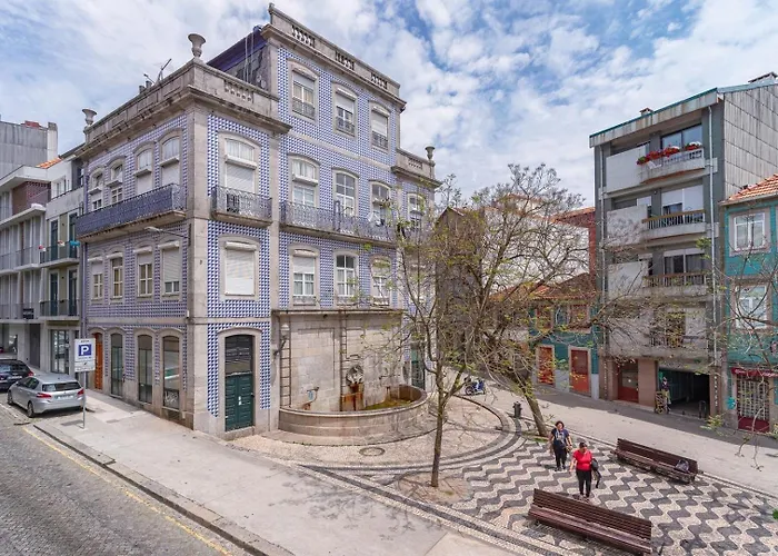 Gorgeous And Flat W. View To Charmy Square Porto