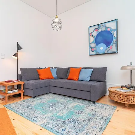 Gorgeous And Flat W. View To Charmy Square